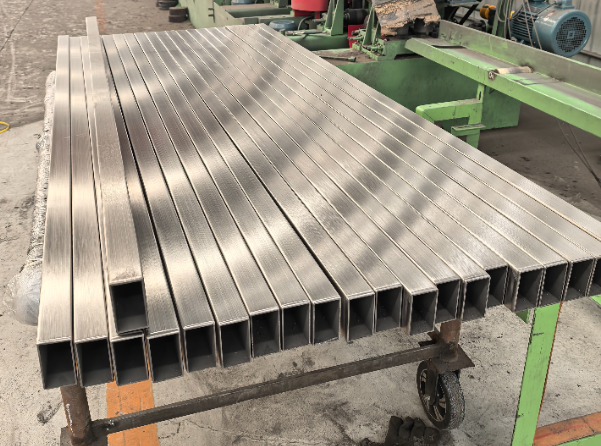 万宁建筑工程行业用不锈钢无缝钢管